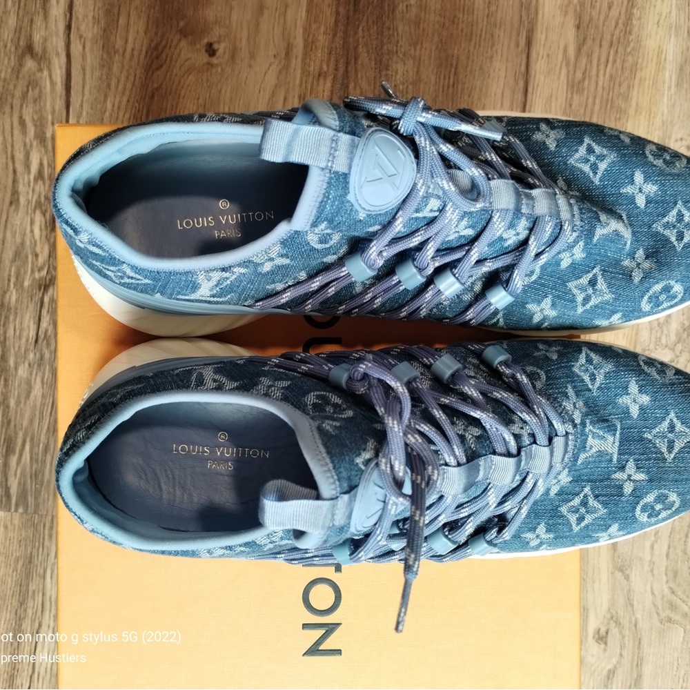 Authentic Preloved  Men size 10 LOUIS VUITTON KNIT SNEAKERS in Blue denim w/ box - Picture 7 of 8